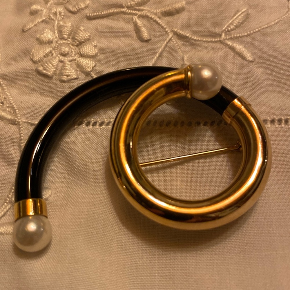 14 k Modernist Pin